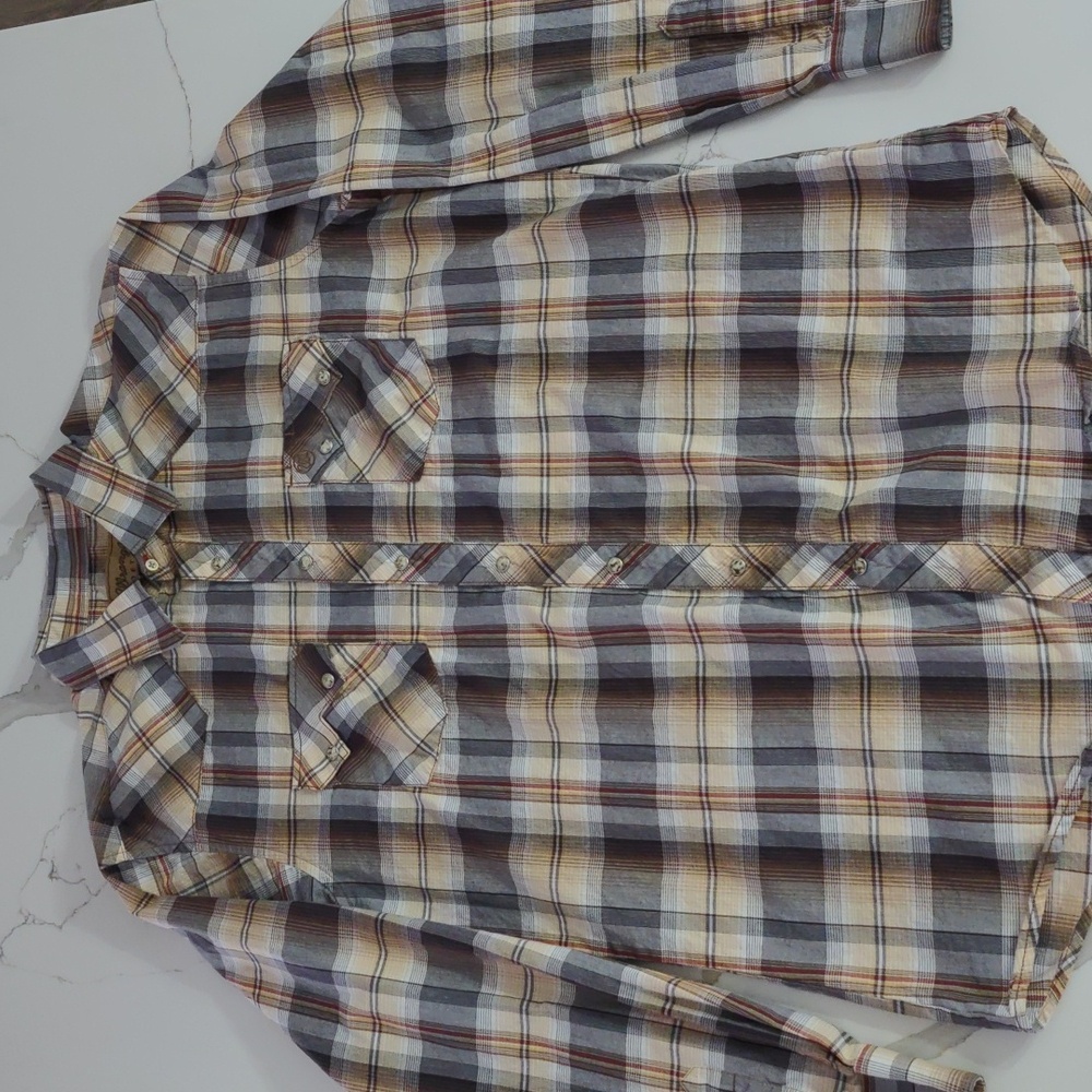 Wrangler retro long sleeve western shirt with pearl snap buttons XLT.